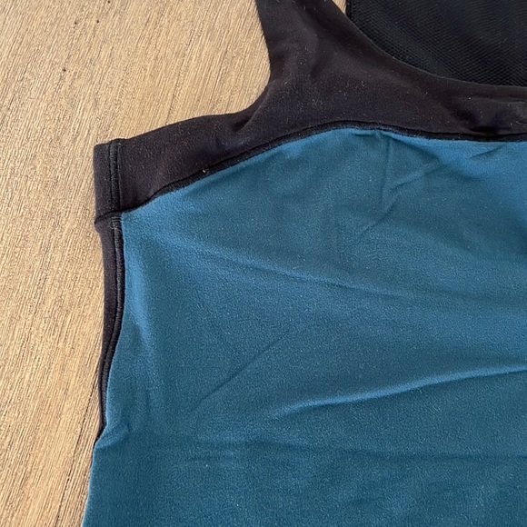 Lululemon Razorback Tank Top Size 8 - Picture 12 of 12